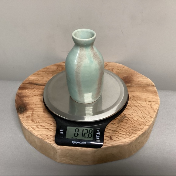 🟢 Beautiful Ceramic / Stoneware Crafted Old Fashion Milk Bottle Look Decor Vase - Picture 13 of 13